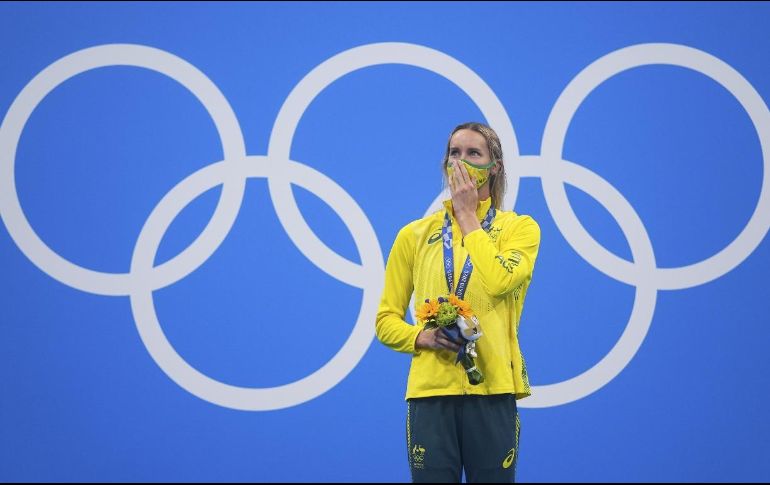 Emma McKeon adornó su victoria tras imponerse con un tiempo de 23.81 segundos, con un nuevo récord olímpico, el tercero que la oceánica bate en esta prueba en la capital japonesa. XINHUA