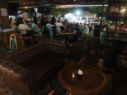 Los locales que operan con licencia de “Bar Anexo” mantienen un aforo de 50 %. EL INFORMADOR/A. Camacho