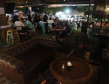 Los locales que operan con licencia de “Bar Anexo” mantienen un aforo de 50 %. EL INFORMADOR/A. Camacho