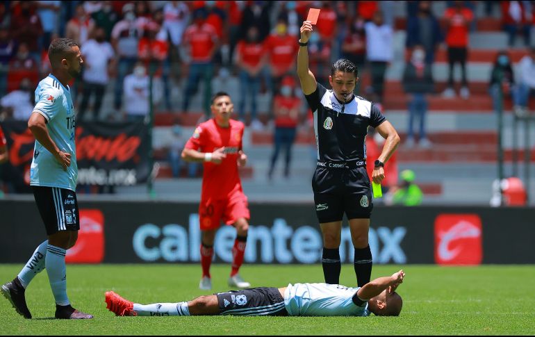 DESVENTAJA. Guido Pizarro se fue expulsado y dejó diezmados a los felinos. IMAGO7