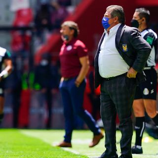 Miguel Herrera critica al arbitraje, ahora con Tigres