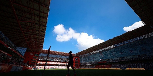 Liga MX: Aficionados son retirados del Toluca vs Tigres por grito homof&oacute;bico