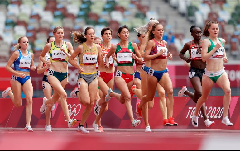 La mexicana finalizó en la posición número 12 con un cronómetro de 4:08.15 minutos. EFE/J. RONCORONI