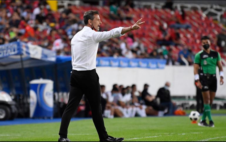 NO SE AFERRA. Diego Cocca sabe que puede ser complicado que llegue un refuerzo más, pues la directiva ya hizo un esfuerzo. IMAGO7