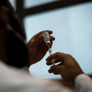 La OMS pide una prórroga mundial para aplicar tercera dosis de vacunas contra el COVID-19