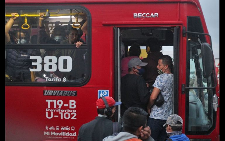 De acuerdo con la última encuesta sobre transporte público del IMEPLAN, al día 1.5 millones de pasajeros se mueven en transporte público en el Área Metropolitana de Guadalajara. EL INFORMADOR/A. Camacho