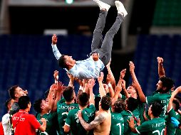 México ganó este viernes a Japón y se colgó el bronce olímpico. EFE / K. Ota