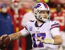 Josh Allen viene de una temporada destacada en la que estableció numerosos récords de franquicia en pases y anotaciones. AFP/J. SQUIRE