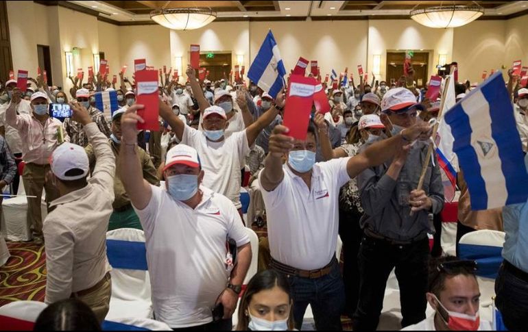Varios partidarios de la opositora Alianza Ciudadanos por la Libertad (Cxl) durante un evento en Managua. EFE/ARCHIVO