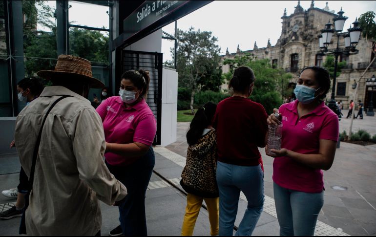 Filtros sanitarios en el centro de Guadalajara. EL INFORMADOR/G. Gallo