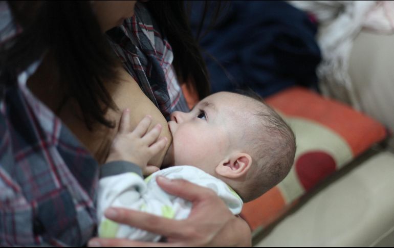 De acuerdo con datos del Sistema Nacional para el Desarrollo Integral de la Familia (SNDIF), en México solo tres de cada 10 niñas y niños menores de seis meses reciben lactancia materna exclusiva. EFE / ARCHIVO