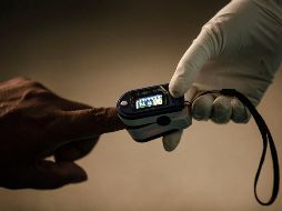 Tras el aumento de contagios y hospitalizaciones por el nuevo coronavirus, Jalisco pasó a rojo en el semáforo de la Secretaría de Salud Federal. EFE / ARCHIVO