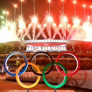 Tokio 2020 apaga su llama olímpica y entrega la estafeta a París