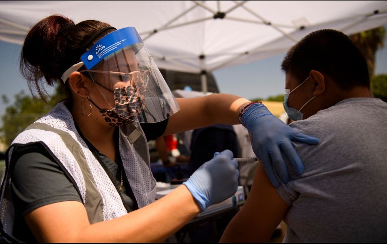 La vacunación anti COVID-19 en Estados Unidos está autorizada a partir de los 12 años. AFP/ARCHIVO