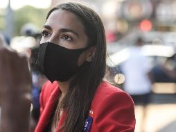 Sobre sus posibles aspiraciones en el futuro a la Casa Blanca, Ocasio-Cortez contesta que no quiere mirar tan a largo plazo para no dejar en tela de juicio su compromiso con su trabajo actual. AFP / ARCHIVO