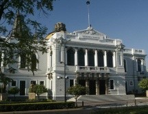 El gobernador aseguró que lleva muy buena relación con el rector de la UdeG, Ricardo Villanueva, por lo que, considera, son “otras personas” quienes quieren crear un conflicto. EL INFORMADOR/ARCHIVO