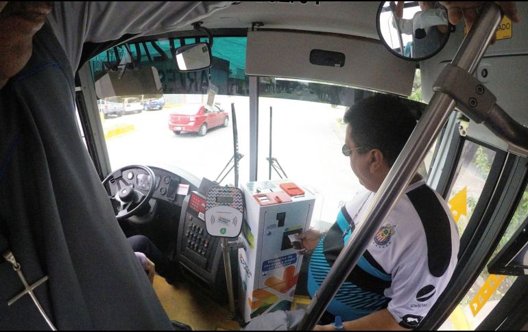 DATO. Hay dos millones 156 mil 270 tarjetas activas y se realizan aproximadamente seis mil 599 mil transacciones diarias con tarjeta electrónica, lo que representa un porcentaje de uso de la tarjeta de 32 por ciento. EL INFORMADOR/ARCHIVO