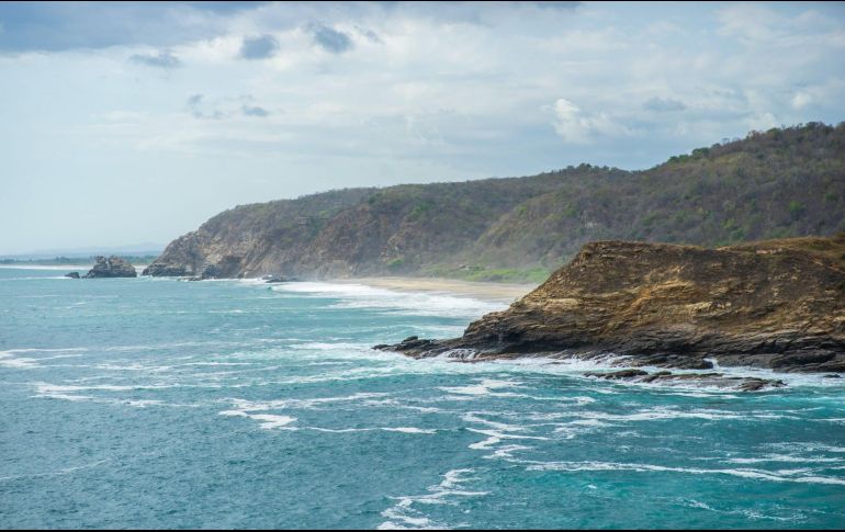 Punta Cometa en Oaxaca es un lugar hermoso que se antoja conocer cuando sea posible. ESPECIAL / Photo by Thobias Löfqvist on Unsplash
