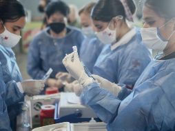 “La gran mayoría de quienes hoy están luchando por su vida en un hospital no quisieron vacunarse”, mencionó el gobernador. EL INFORMADOR/G. Gallo