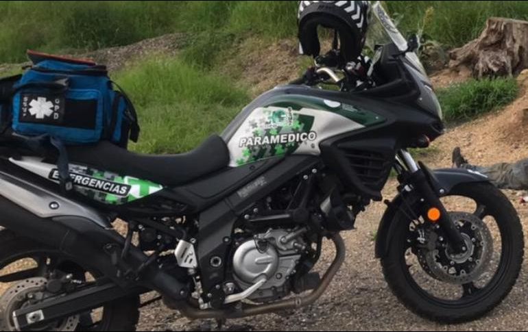 Personal de cuerpos de socorro e investigadores acudieron al lugar para proceder al levantamiento del cadáver e indicios en la zona. ESPECIAL /