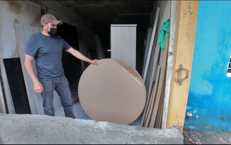 Ezequiel asegura que perdió casi 20 mil pesos de material tras las inundaciones registradas en julio. EL INFORMADOR / A. Camacho