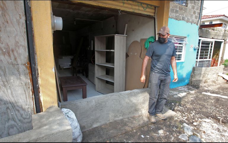 Ezequiel asegura que perdió casi 20 mil pesos de material tras las inundaciones registradas en julio. EL INFORMADOR / A. Camacho