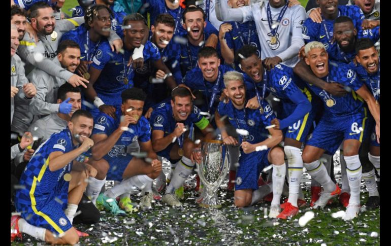 FESTEJOS. Chelsea logró su segundo título de la Supercopa de Europa en la historia. AFP/P. ELLIS