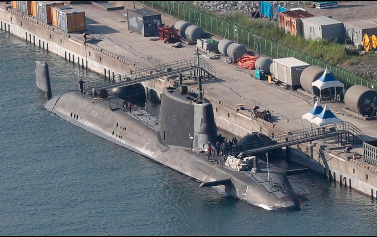 Submarino nuclear de la Marina Real Británica en el puerto de Busan, Corea del Sur. EFE/YONHAP