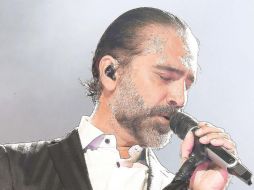 Alejandro Fernández sigue al tanto de la salud de su padre Vicente Fernández. SUN / ARCHIVO