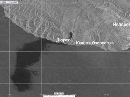 Imágenes de satélite del derrame de petróleo cerca del puerto ruso de Novorossiysk, en el mar Negro. EFE/Instituto de Estudios Espaciales