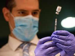 Los expertos de la OMS han reiterado que las vacunas no bastan en la lucha contra el coronavirus y deben combinarse con las medidas sanitarias que ya el pasado año se generalizaron para frenar los contagios. AFP / J. Prezioso