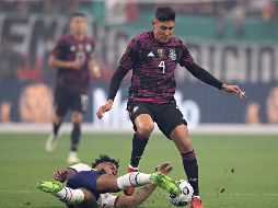 BUEN MOMENTO. Desde enero de este año ha sido titular en casi todos los partidos del Ajax y este verano jugó de inicio todos los encuentros de la Copa Oro con la selección de México. IMAGO7