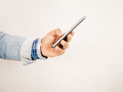 El uso excesivo de aparatos tecnológicos puede ser dañino tanto física como psicológicamente. UNSPLASH/ ANGELICA REYES