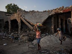 Edificios religiosos, escuelas y viviendas resultaron dañados por el terremoto, según los residentes de la zona afectada. AP / ARCHIVO