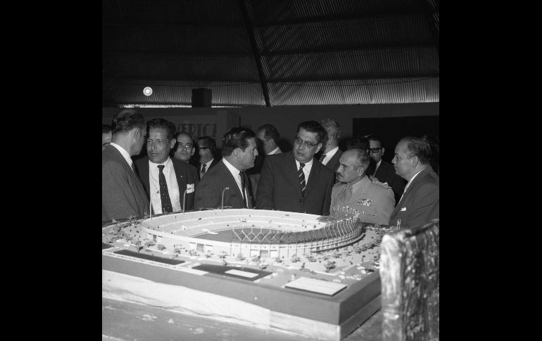 INICIA EL PROYECTO. Fue por iniciativa del directivo rojinegro Alberto Alvo, que en 1954 se inició el proyecto de la construcción de la que sería casa del Atlas, el Estadio Jalisco, que a la postre sería dos veces mundialista y casa del Guadalajara. EL INFORMADOR/ARCHIVO