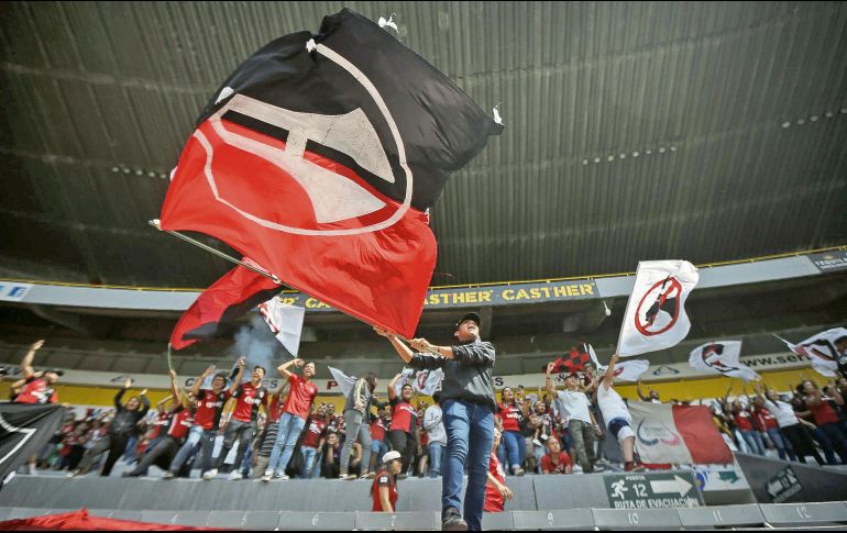 “Si te lo explico, no lo entenderías” es uno de los mantras de la afición del Atlas, club que a pesar de los pocos títulos, está arraigado entre la gente. EL INFORMADOR/Archivo