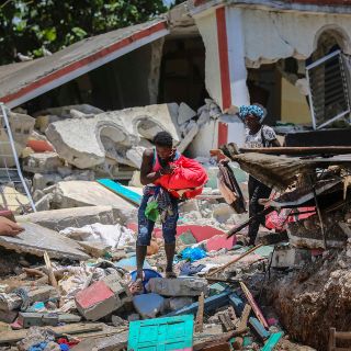 Aumentan a 724 los muertos y casi tres mil heridos tras terremoto en Haití