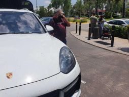 Este domingo por la tarde Vicente Jr. acompañó a su hijo Ramón de 25 años, a la zona Andares, a su negocio Café Bros Company. EL INFORMADOR/E. ESPARZA