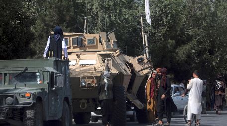 Kabul amaneció hoy en manos insurgentes, que patrullan las calles y controlan el movimiento de las personas. AP / R. Gul