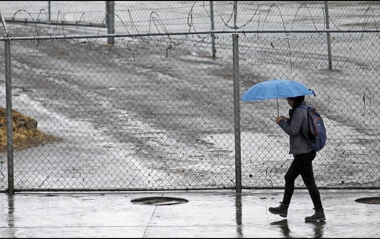 La lluvia comenzó alrededor de las 6:00 horas en varios puntos de la ZMG. EL INFORMADOR / ARCHIVO