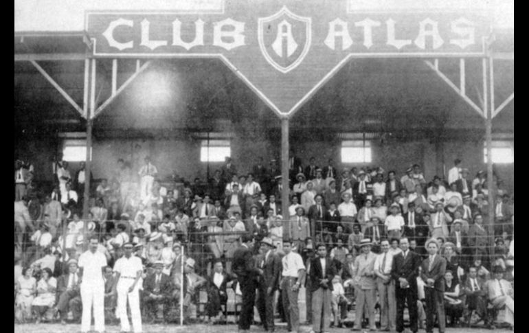 DUELOS CLÁSICOS. El Atlas y los Yaquis de la Ciudad de México se enfrentaron por primera vez el 26 de mayo de 1918, con lo que comenzó una serie de partidos entre capitalinos y tapatíos, partidos que serían recurrentes. ATLAS FC