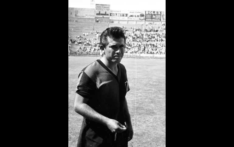 DEBUT DEL ÍDOLO. Una temporada después, la 1951-1952, marcó el inicio de la carrera deportiva de una de las máximas leyendas del Atlas, el debut de Alfredo Pistache Torres, dejando su nombre marcado con letras de oro en los libros rojinegros. EL INFORMADOR/ARCHIVO