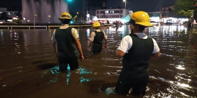 Lluvias en Guadalajara: Reportan encharcamientos, autos varados y &aacute;rboles ca&iacute;dos tras tormenta