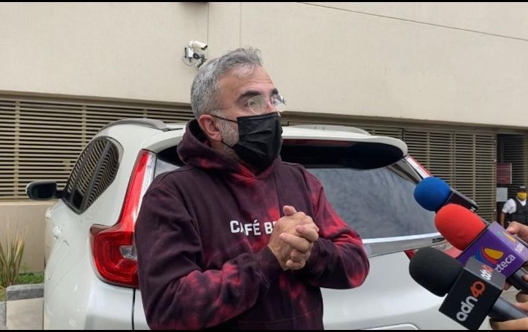 Vicente Fernández Jr. dice que actualmente su padre continúa en el área de terapia intensiva bajo estrecha vigilancia médica. EL INFORMADOR / ARCHIVO