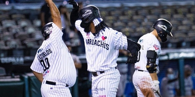 Mariachis de Guadalajara le pega a Rieleros