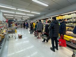 Confinamiento. Ciudadanos de Nueva Zelanda preparándose para recibir el confinamiento. Xinhua