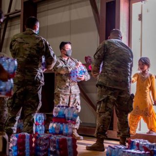 Estados Unidos admite muertos durante caos en aeropuerto de Kabul