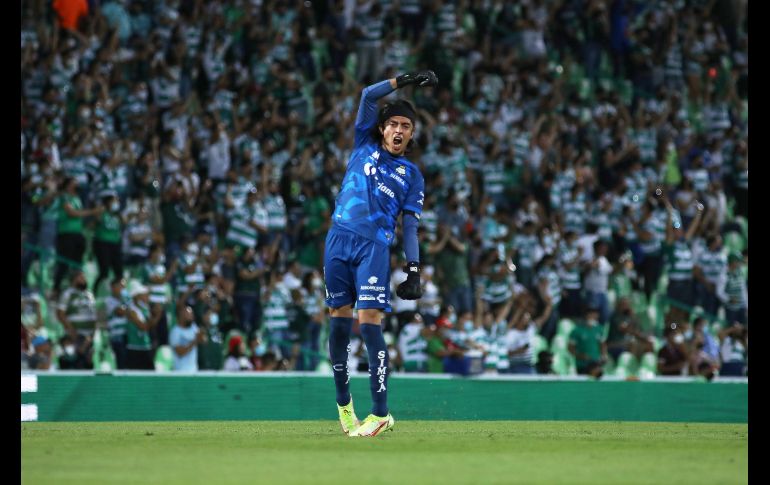 FIGURA. Carlos Acevedo sigue en plan grande y volvió a ser factor para que su equipo no cayera. IMAGO7