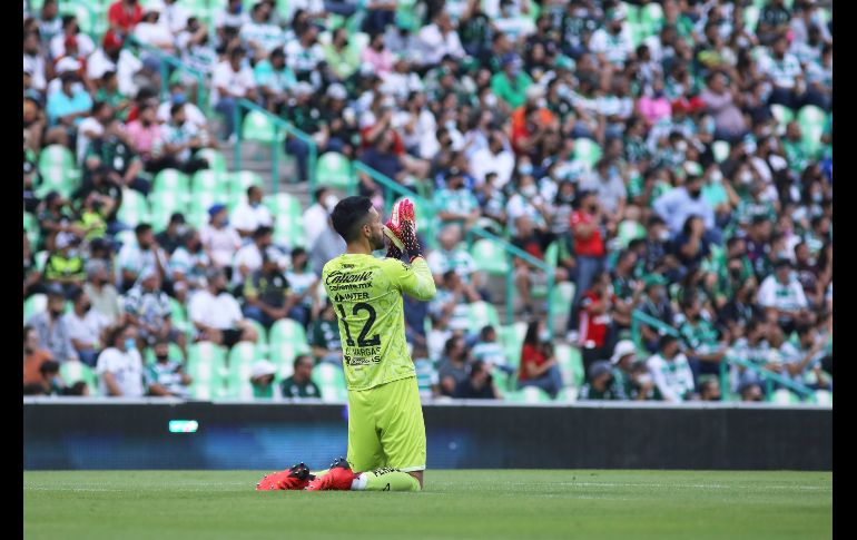 SEÑALADO. Camilo Vargas titubeó en su salida y facilitó la anotación del Santos Laguna. IMAGO7