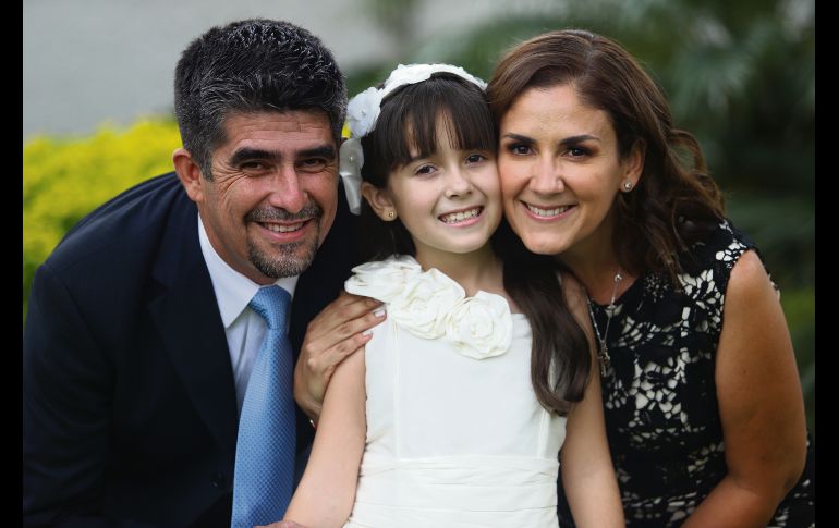 Jorge Luis Magaña Morfín, Pía Elizabeth Magaña Zaldo y María José Zaldo López. GENTE BIEN JALISCO/CLAUDIO JIMENO